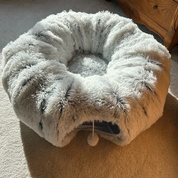Fluffy Pet Bed, Tunnel, Furry Cat Tube, Soft Animal Play Ring, Kitty Toy. - Picture 1 of 2